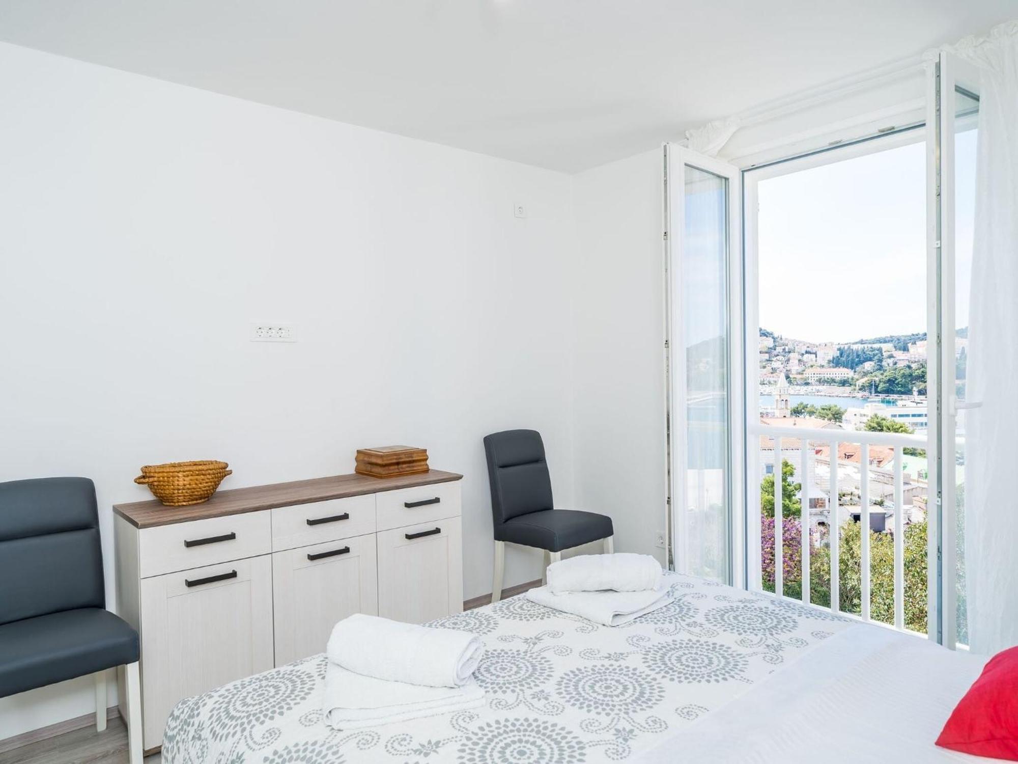 Apartment Cvjetkovi - Two Bedroom Apartment With Terrace And Sea View ドゥブロブニク エクステリア 写真