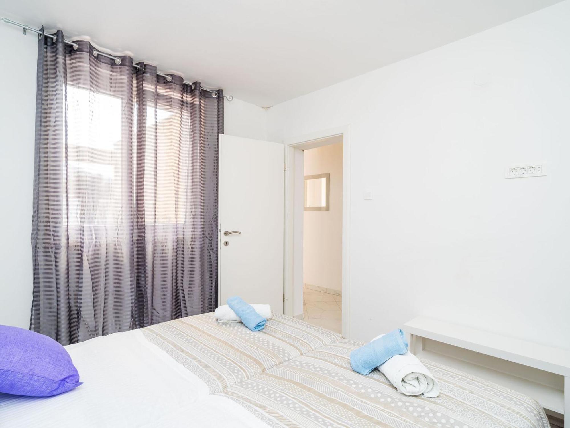 Apartment Cvjetkovi - Two Bedroom Apartment With Terrace And Sea View ドゥブロブニク エクステリア 写真